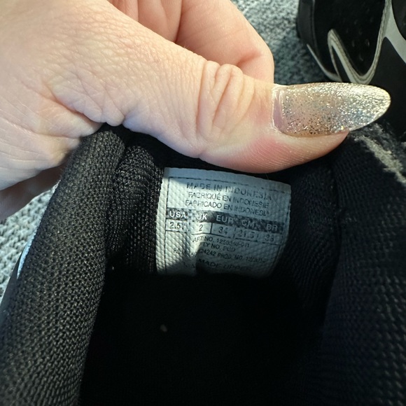 Under Armour Youth Boys Baseball Cleats in Size 2.5Y - Picture 6 of 6